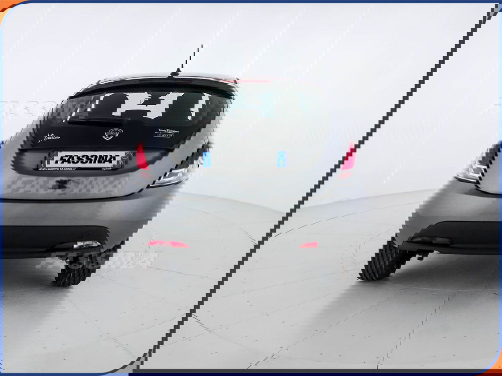 Lancia Ypsilon usata a Milano (5)