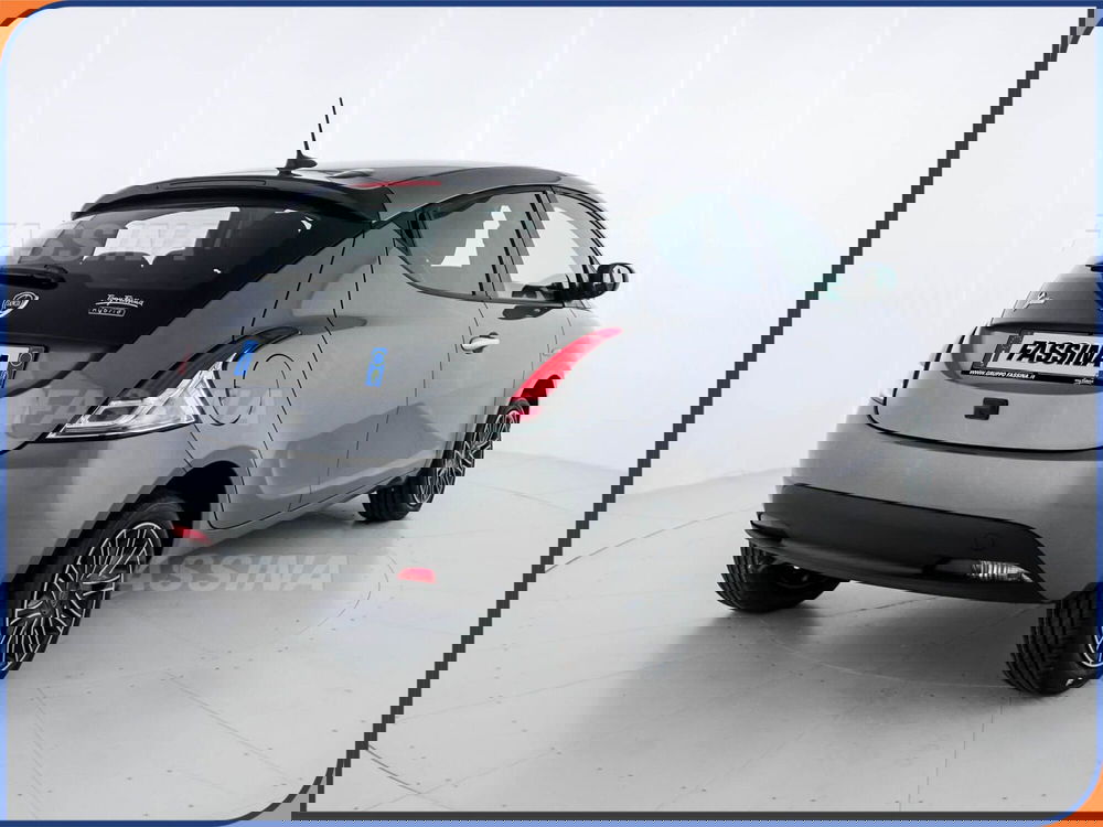 Lancia Ypsilon usata a Milano (6)