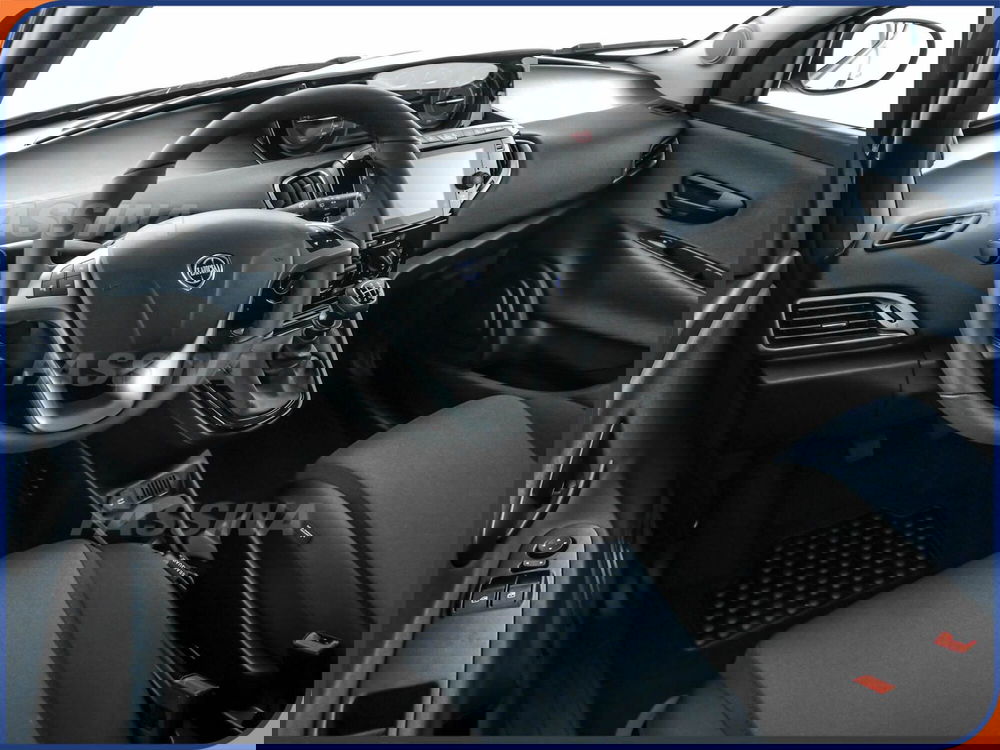 Lancia Ypsilon usata a Milano (9)