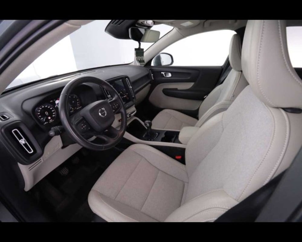 Volvo XC40 usata a Bologna (9)