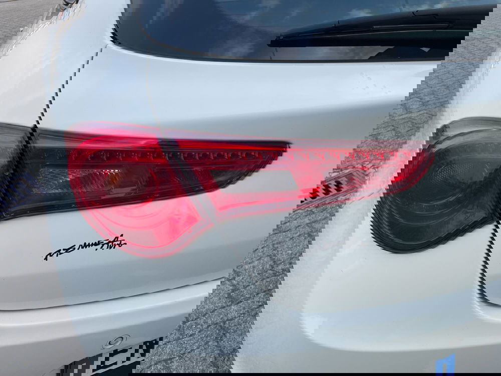 Alfa Romeo Giulietta usata a Parma (17)