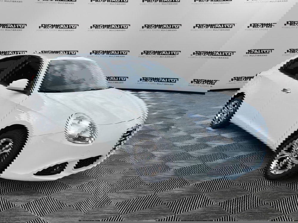Alfa Romeo Giulietta usata a Parma (8)