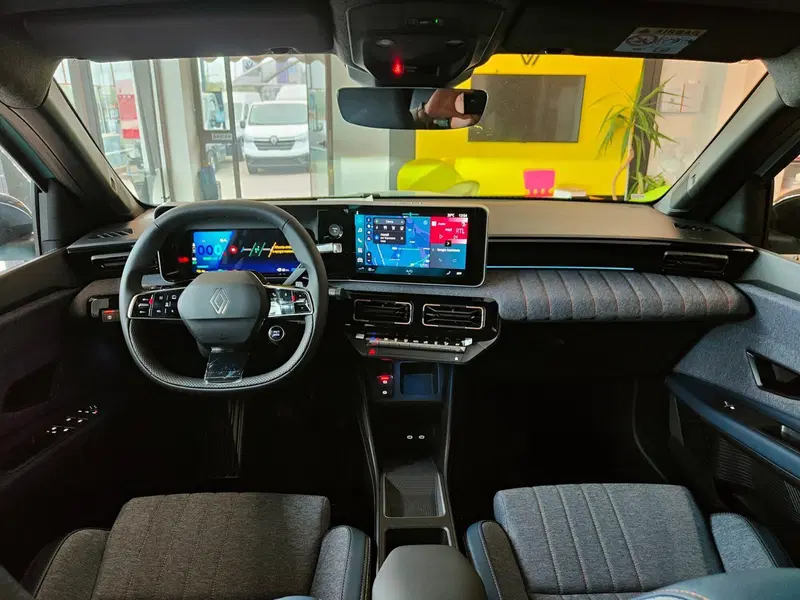 Renault Scenic E-Tech Electric nuova a Torino (12)