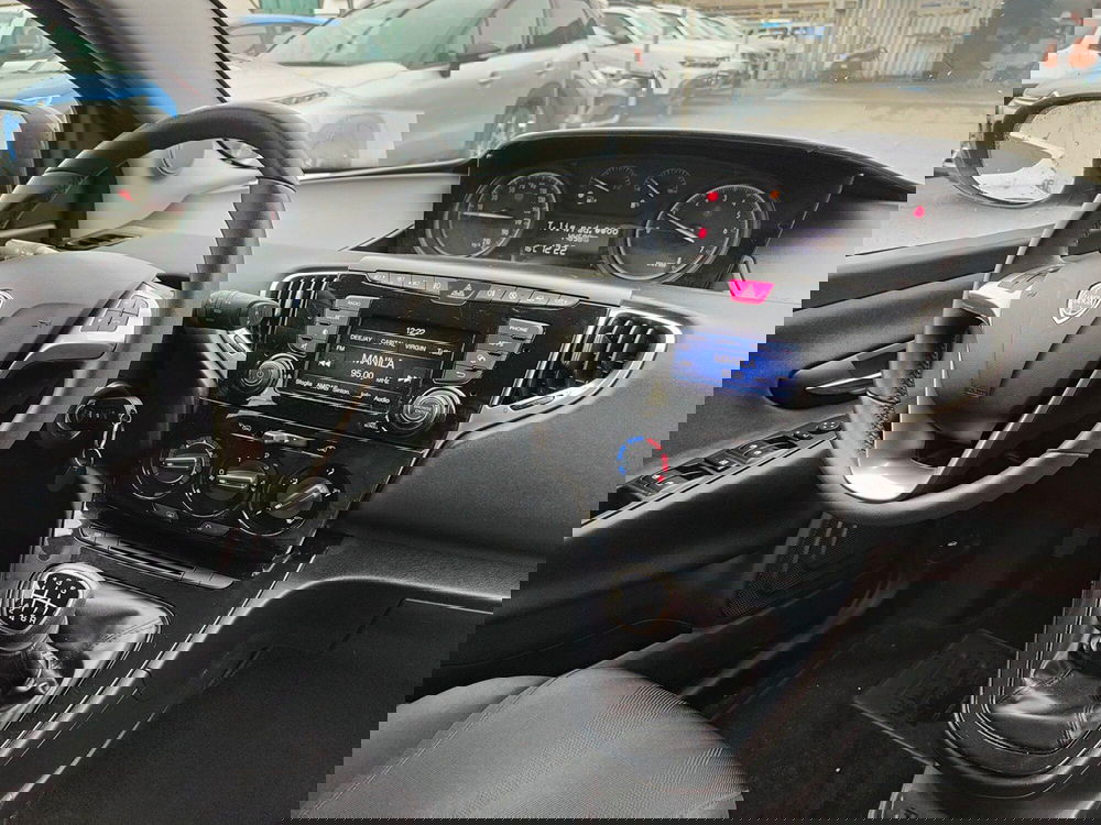 Lancia Ypsilon usata a Torino (14)