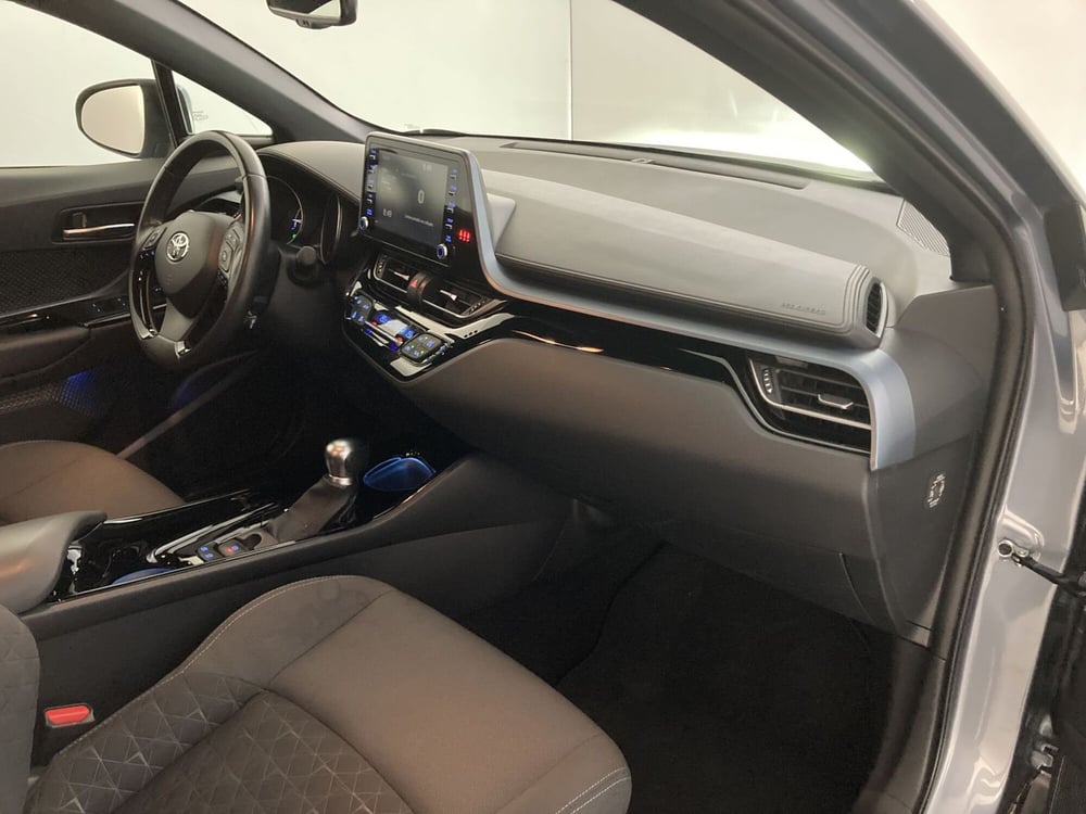 Toyota Toyota C-HR usata a Barletta-Andria-Trani (17)