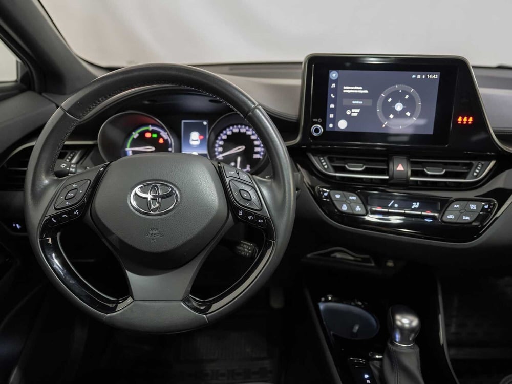 Toyota Toyota C-HR usata a Foggia (10)