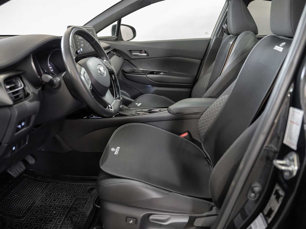 Toyota Toyota C-HR usata a Foggia (12)