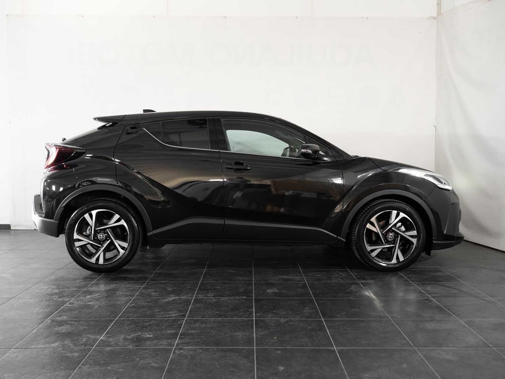 Toyota Toyota C-HR usata a Foggia (14)
