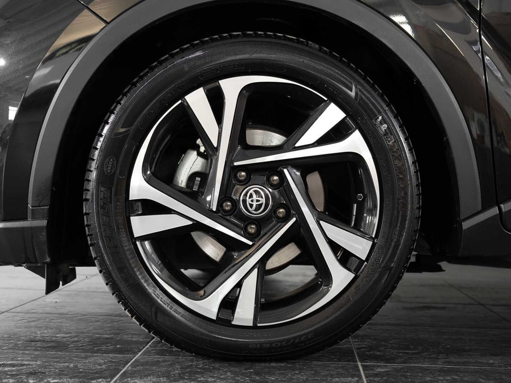 Toyota Toyota C-HR usata a Foggia (15)