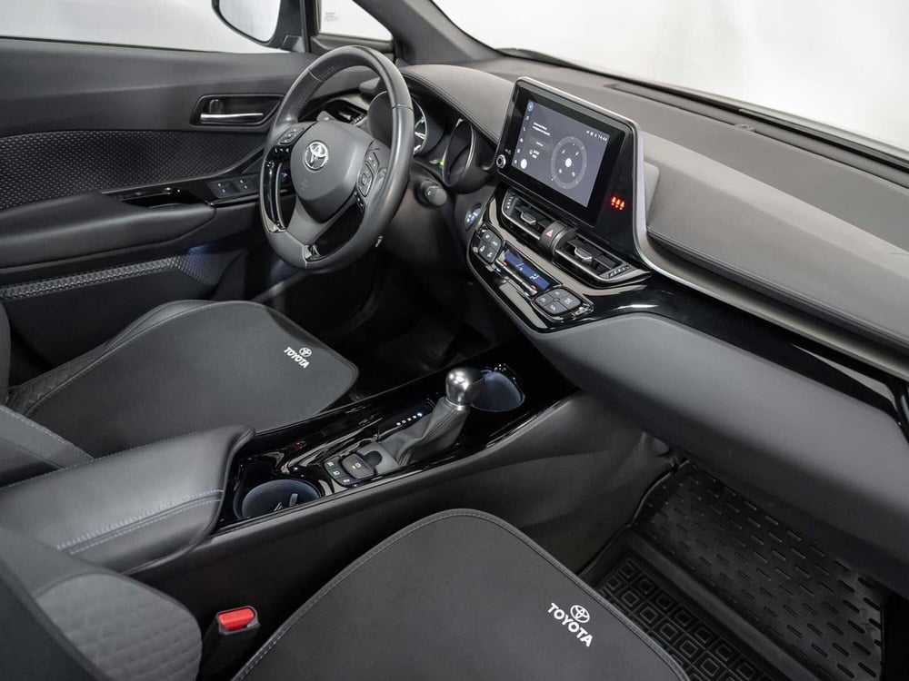 Toyota Toyota C-HR usata a Foggia (6)