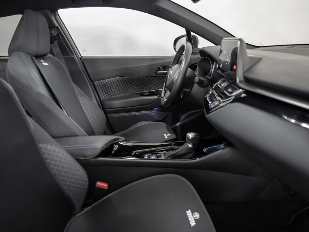 Toyota Toyota C-HR usata a Foggia (7)