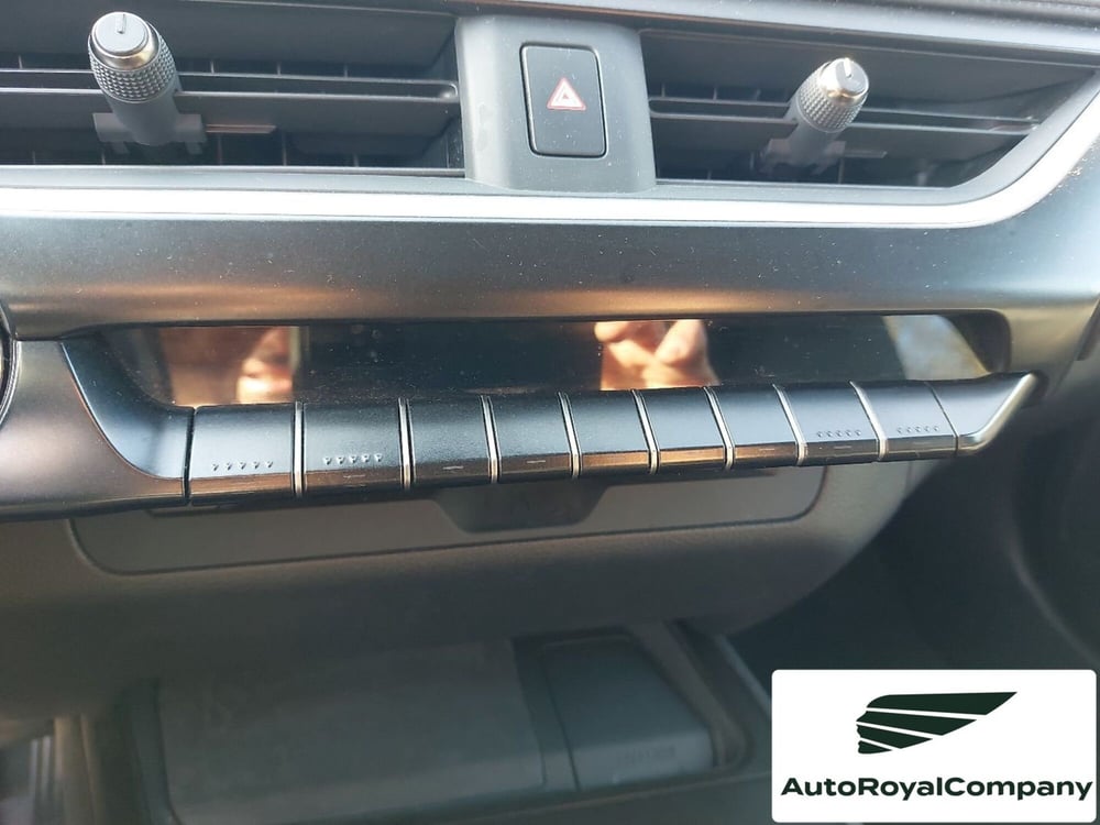 Lexus UX usata a Roma (13)