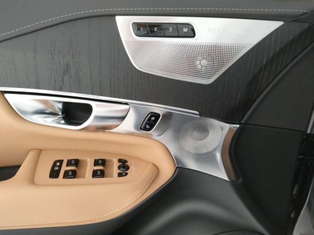 Volvo XC90 nuova a Modena (18)