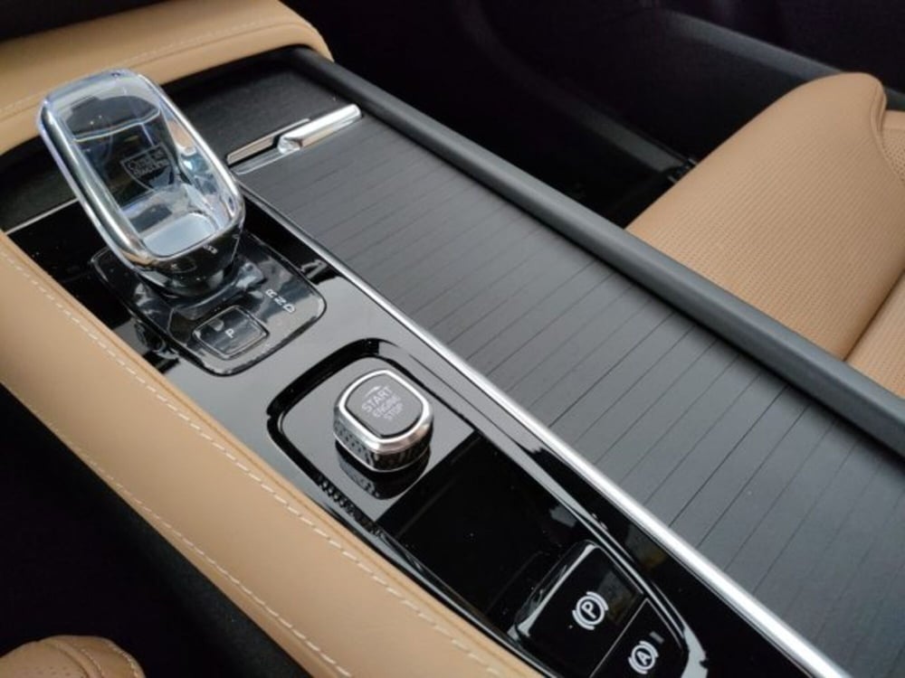 Volvo XC90 nuova a Modena (19)