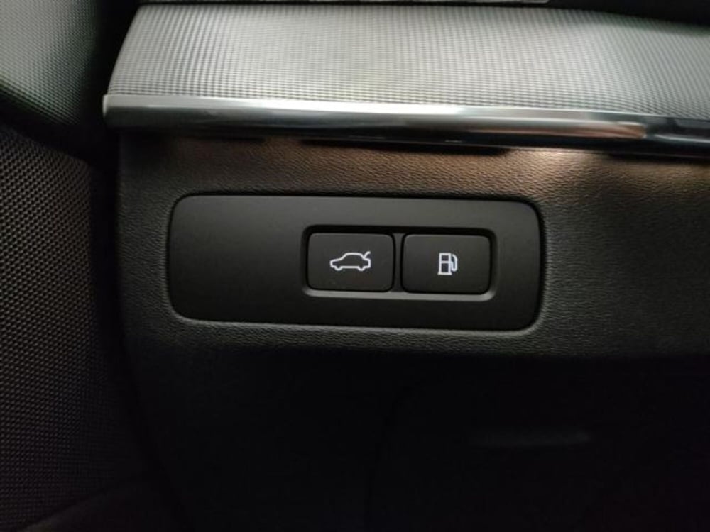 Volvo XC90 nuova a Modena (15)