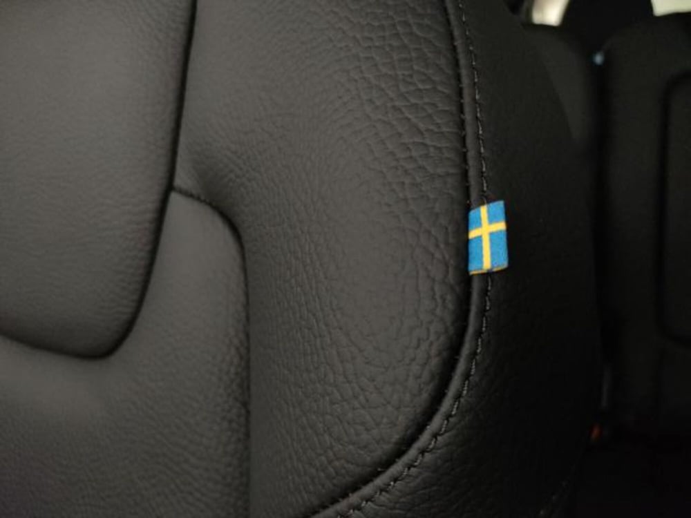 Volvo XC90 nuova a Modena (17)