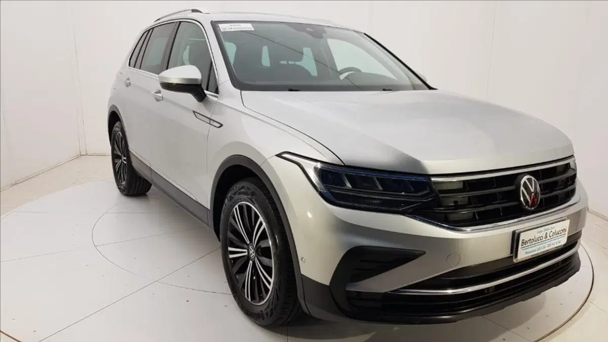 Volkswagen Tiguan usata a Lucca (8)