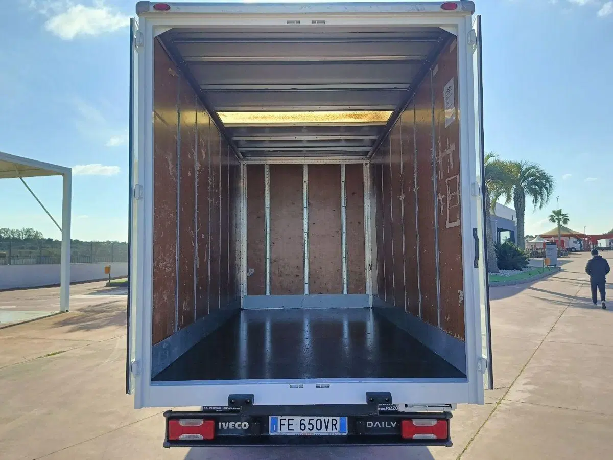 Iveco Daily Telaio usata a Lecce (12)