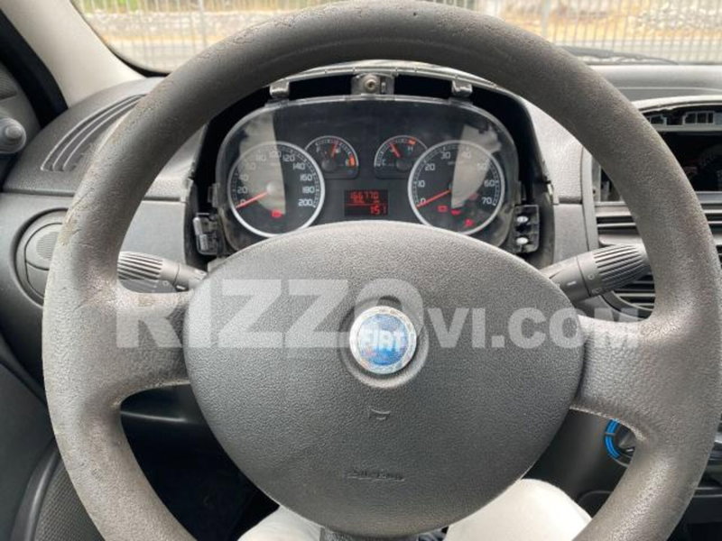 Fiat Punto usata a Lecce (10)