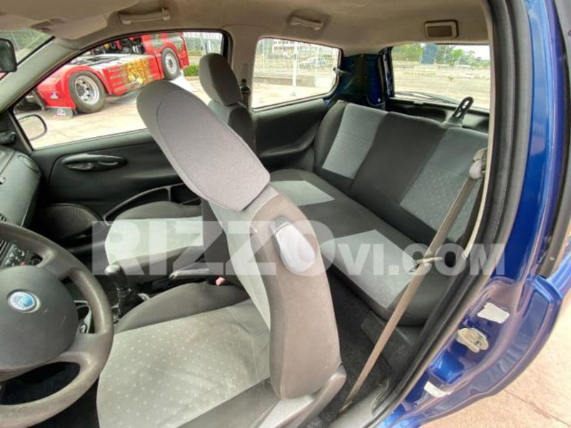 Fiat Punto usata a Lecce (9)