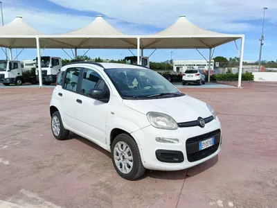 Fiat Panda 0.9 TwinAir Turbo Natural Power Easy del 2015 usata a Surano