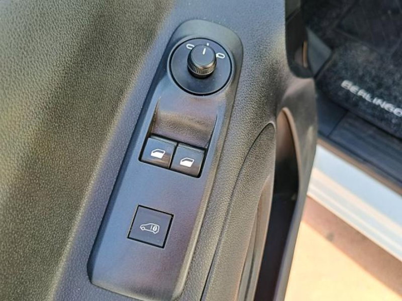 Citroen Berlingo usata a Lecce (13)