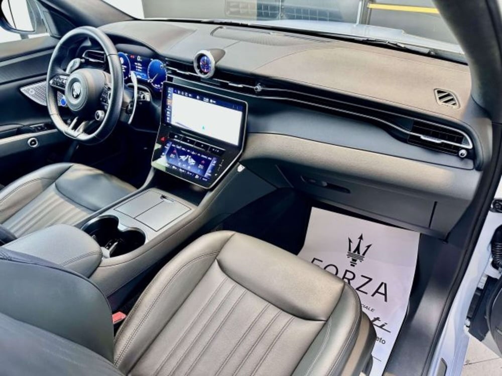 Maserati Grecale usata a Torino (12)