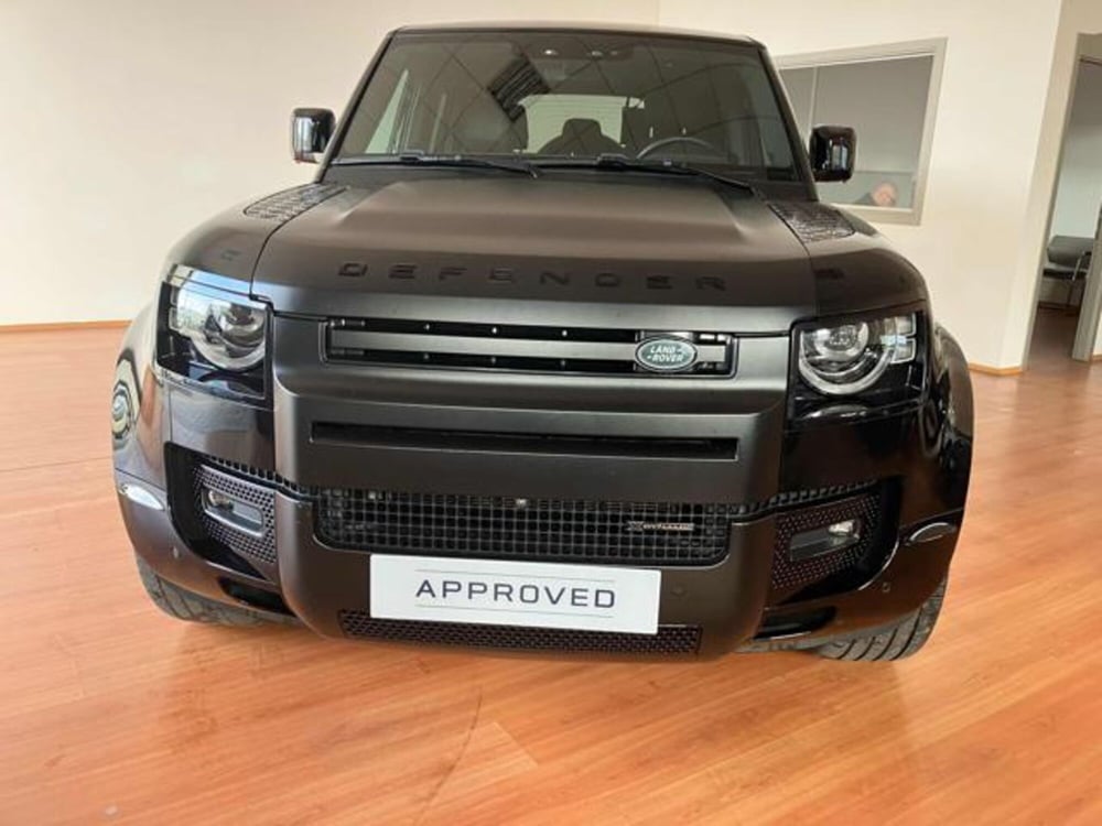 Land Rover Defender usata a Lucca (2)