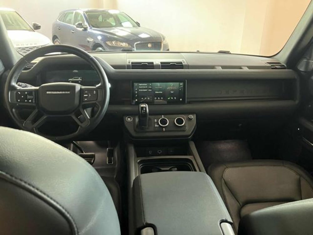 Land Rover Defender usata a Lucca (8)