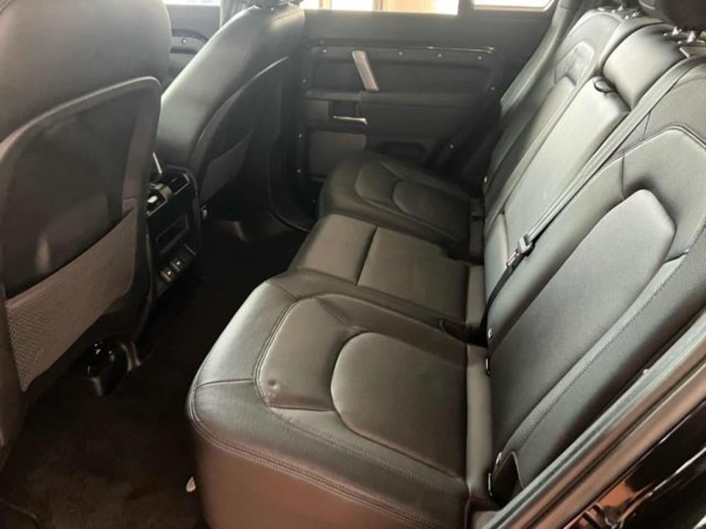 Land Rover Defender usata a Lucca (9)