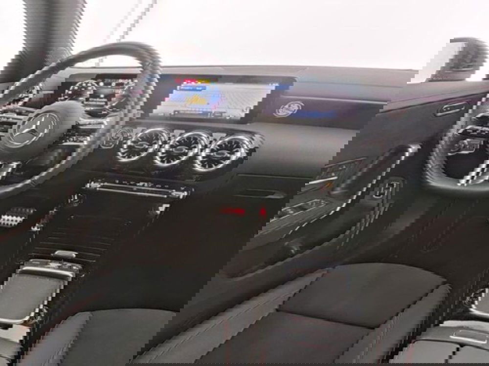 Mercedes-Benz CLA Shooting Brake usata a Novara (7)