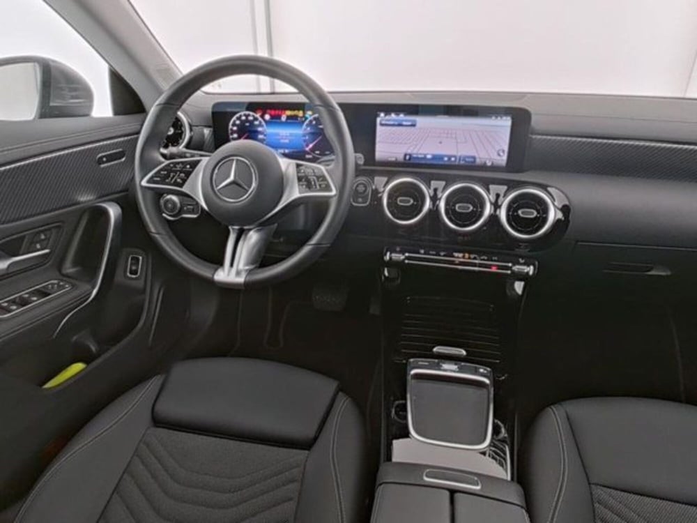 Mercedes-Benz CLA Shooting Brake usata a Novara (7)
