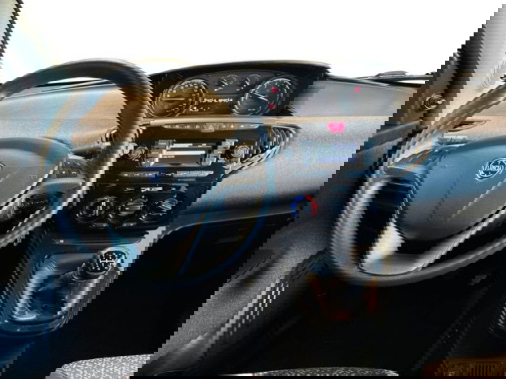 Lancia Ypsilon usata a Ancona (10)