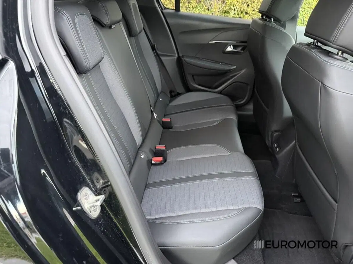 Peugeot 208 usata a Bari (11)