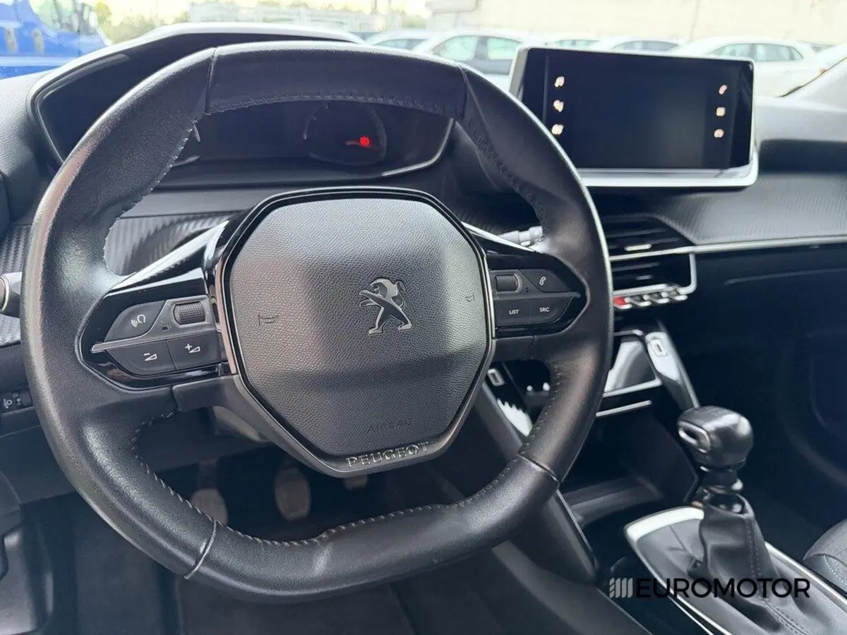 Peugeot 208 usata a Bari (15)