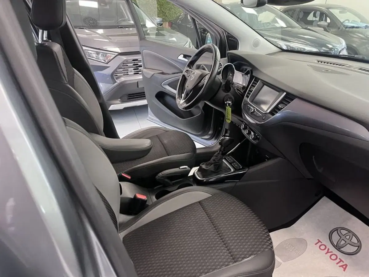 Opel Crossland X usata a Prato (8)