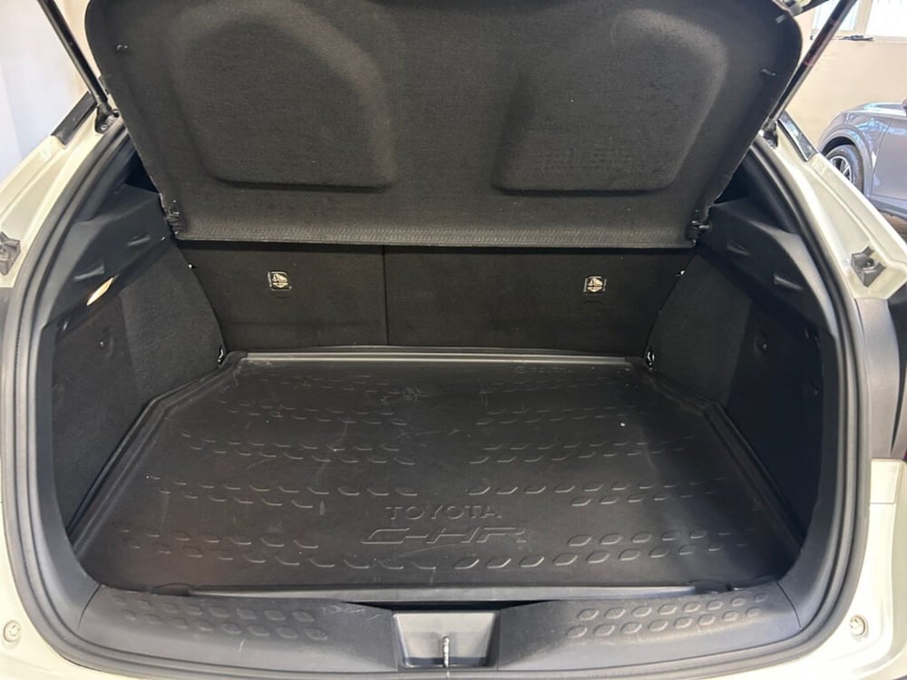Toyota Toyota C-HR usata a Verona (12)