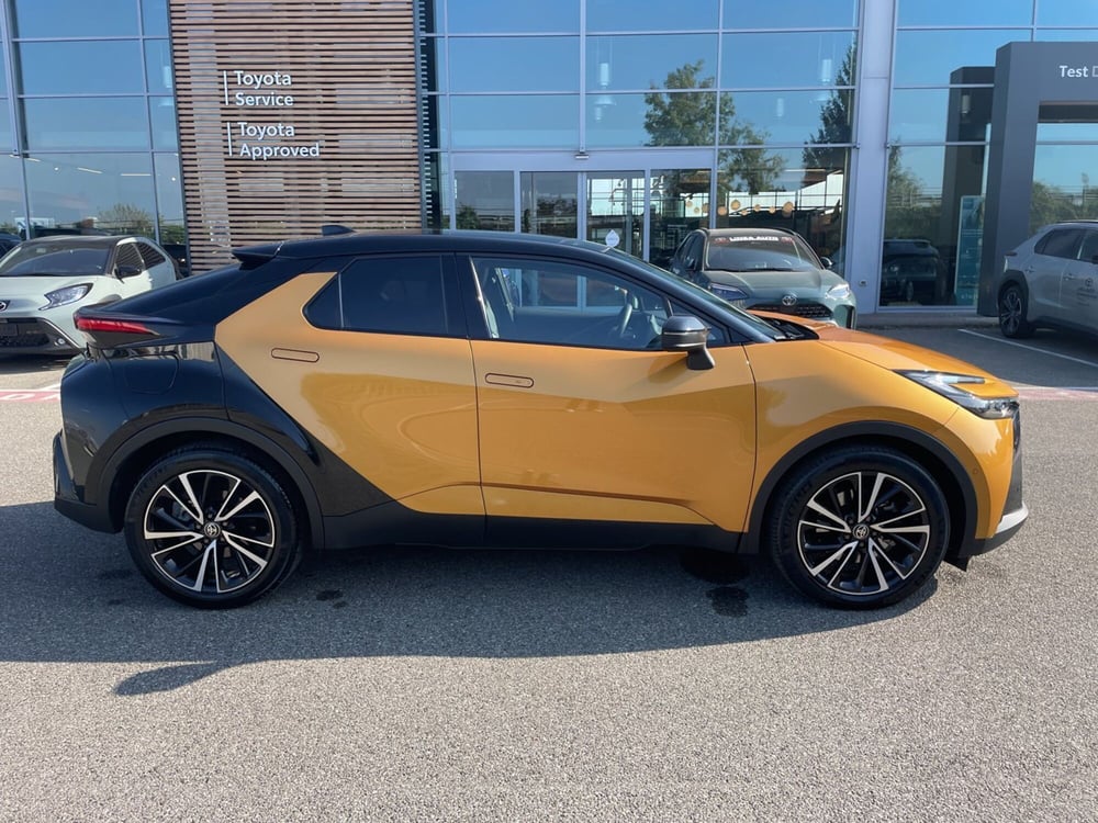Toyota Toyota C-HR usata a Piacenza (7)