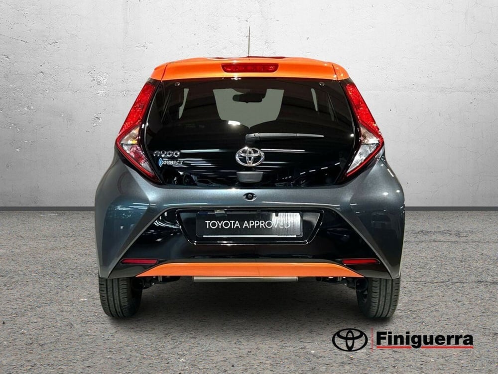 Toyota Aygo usata a Lecco (4)