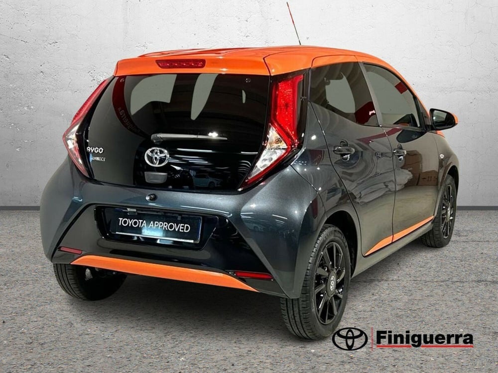 Toyota Aygo usata a Lecco (5)