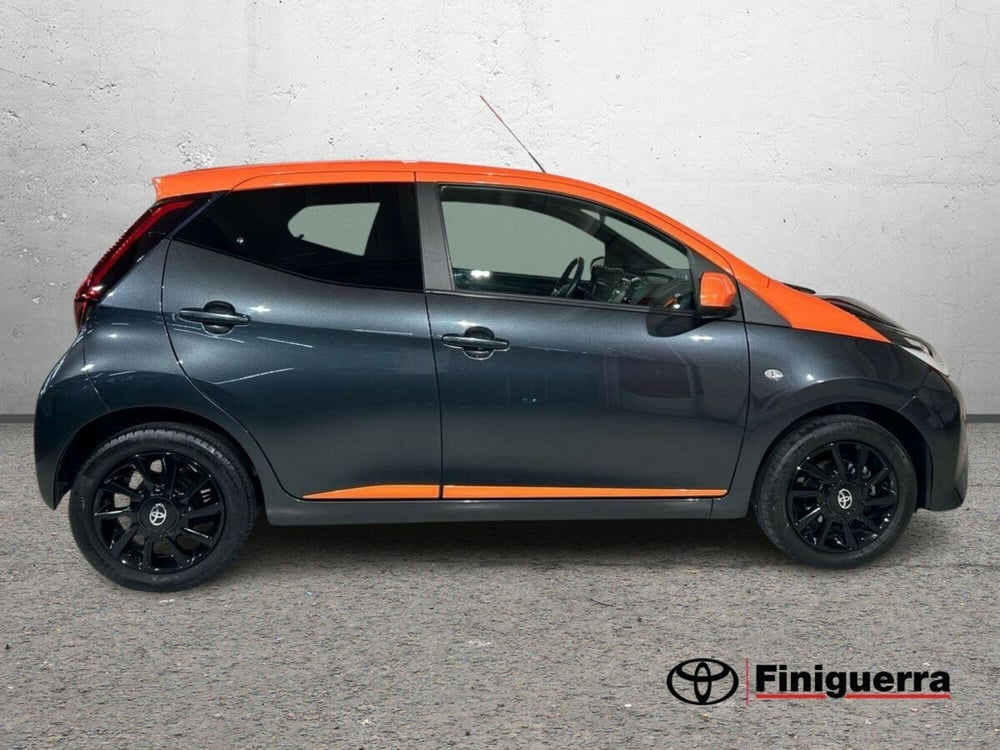 Toyota Aygo usata a Lecco (6)