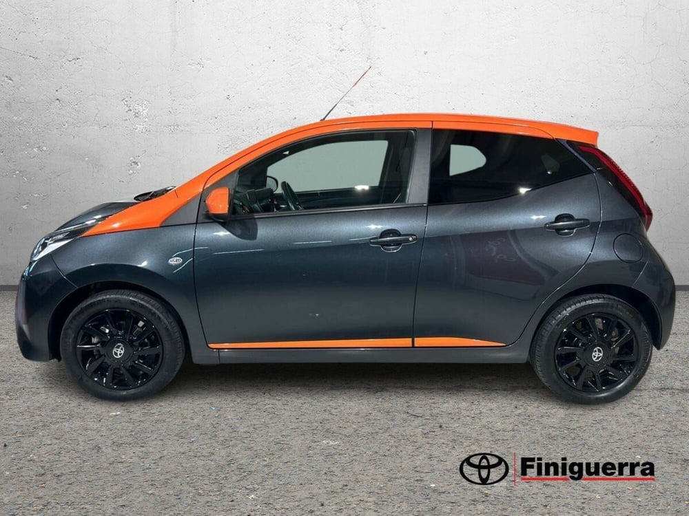 Toyota Aygo usata a Lecco (7)