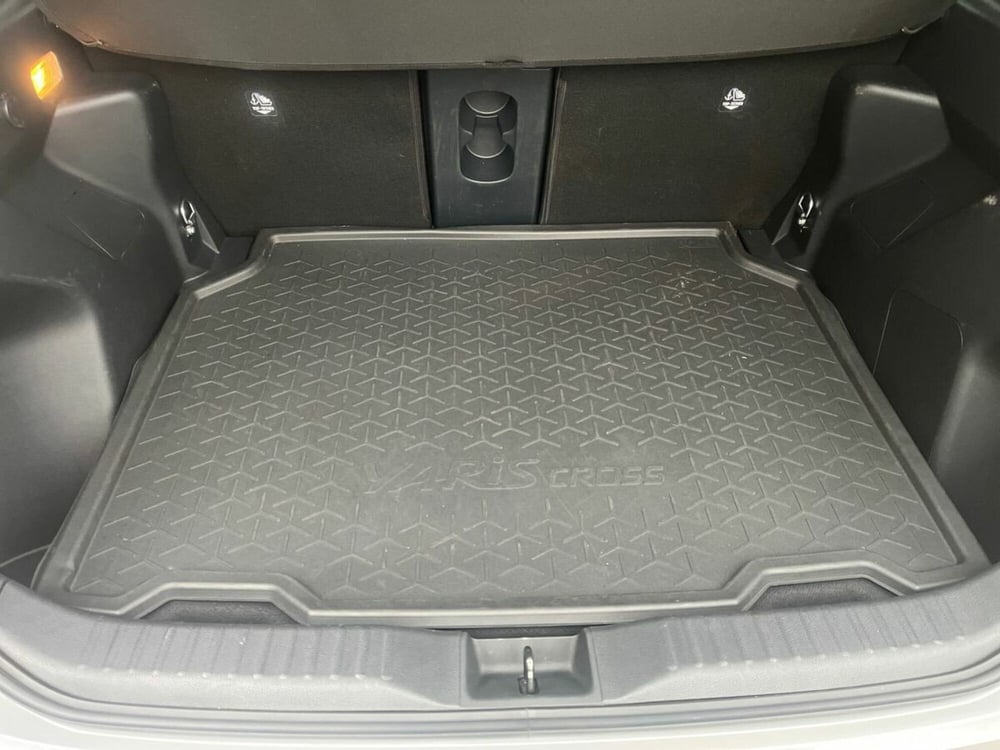 Toyota Yaris Cross usata a Lecco (13)