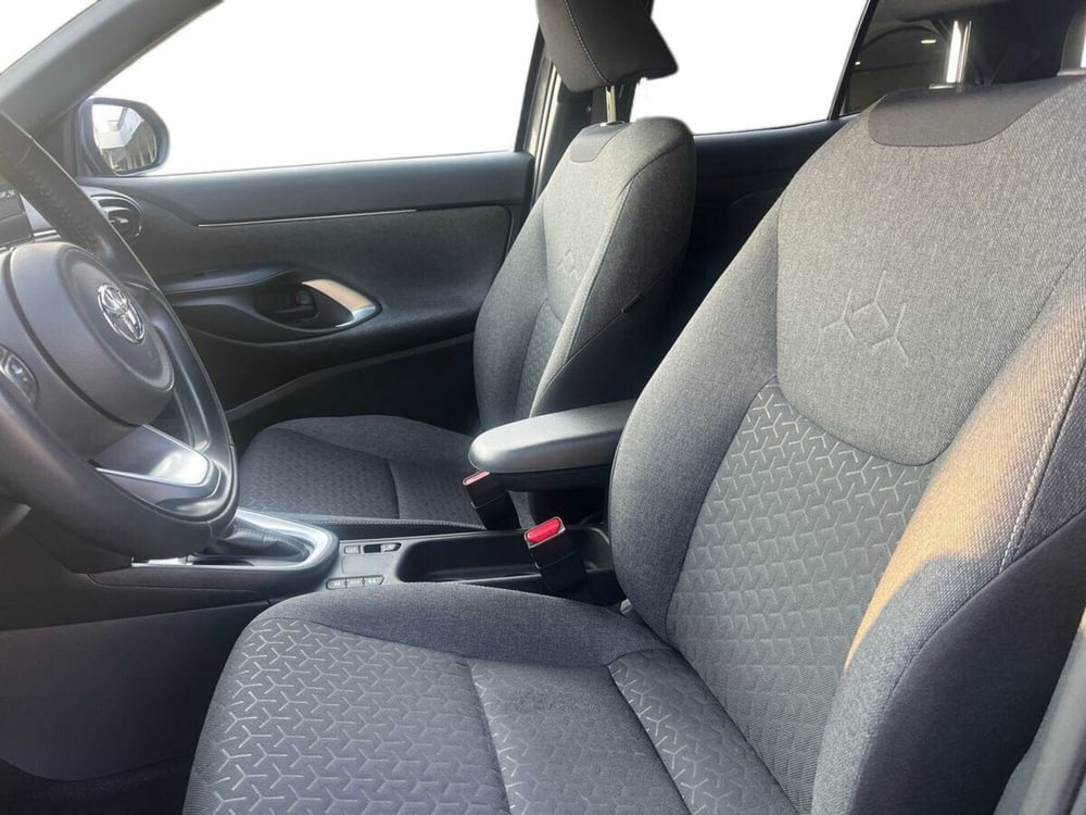 Toyota Yaris Cross usata a Lecco (11)