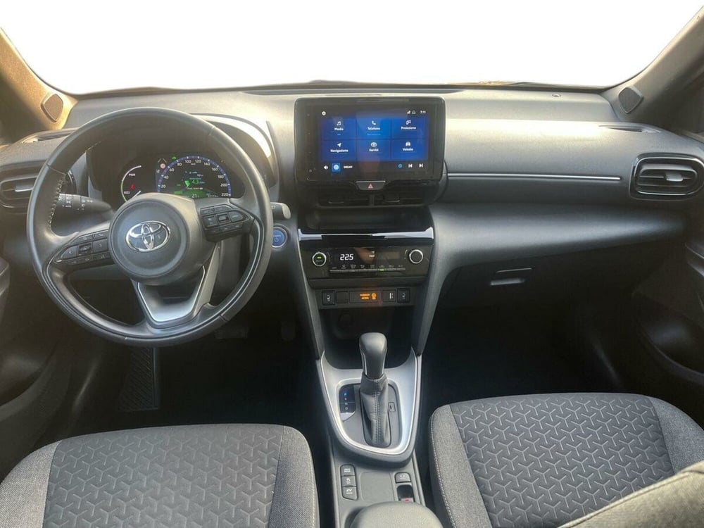 Toyota Yaris Cross usata a Lecco (9)