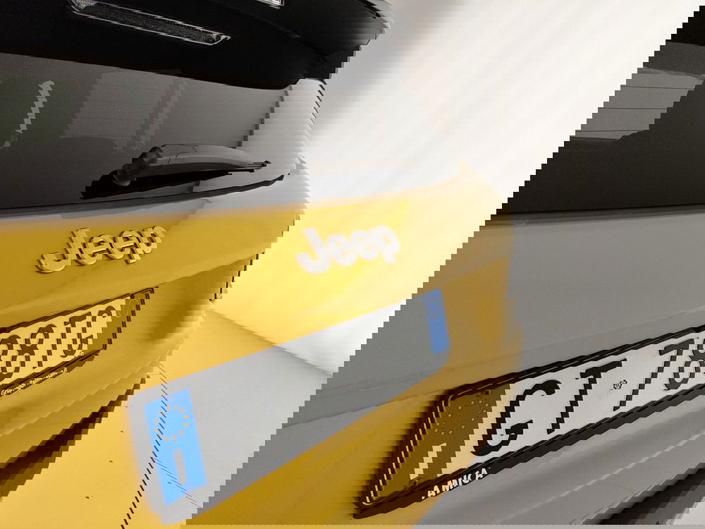 Jeep Avenger nuova a Caserta (10)