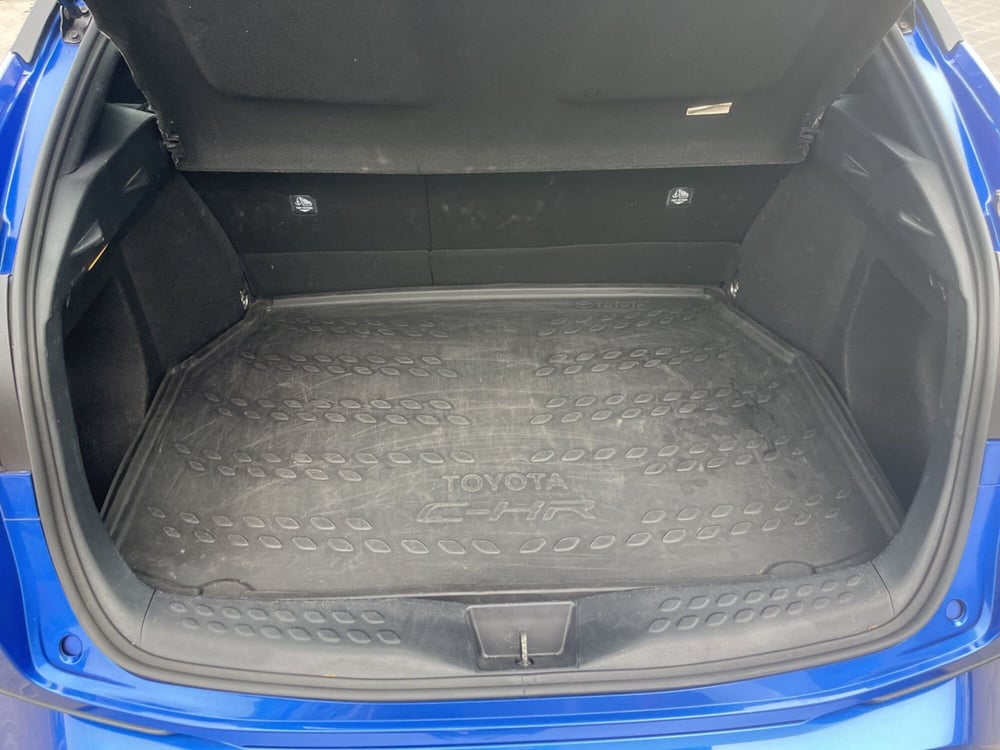 Toyota Toyota C-HR usata a Catania (7)