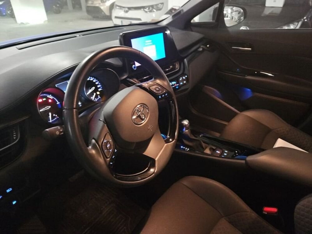 Toyota Toyota C-HR usata a Vicenza (6)