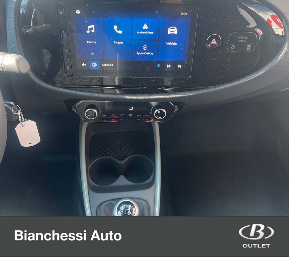 Toyota Aygo X nuova a Cremona (12)