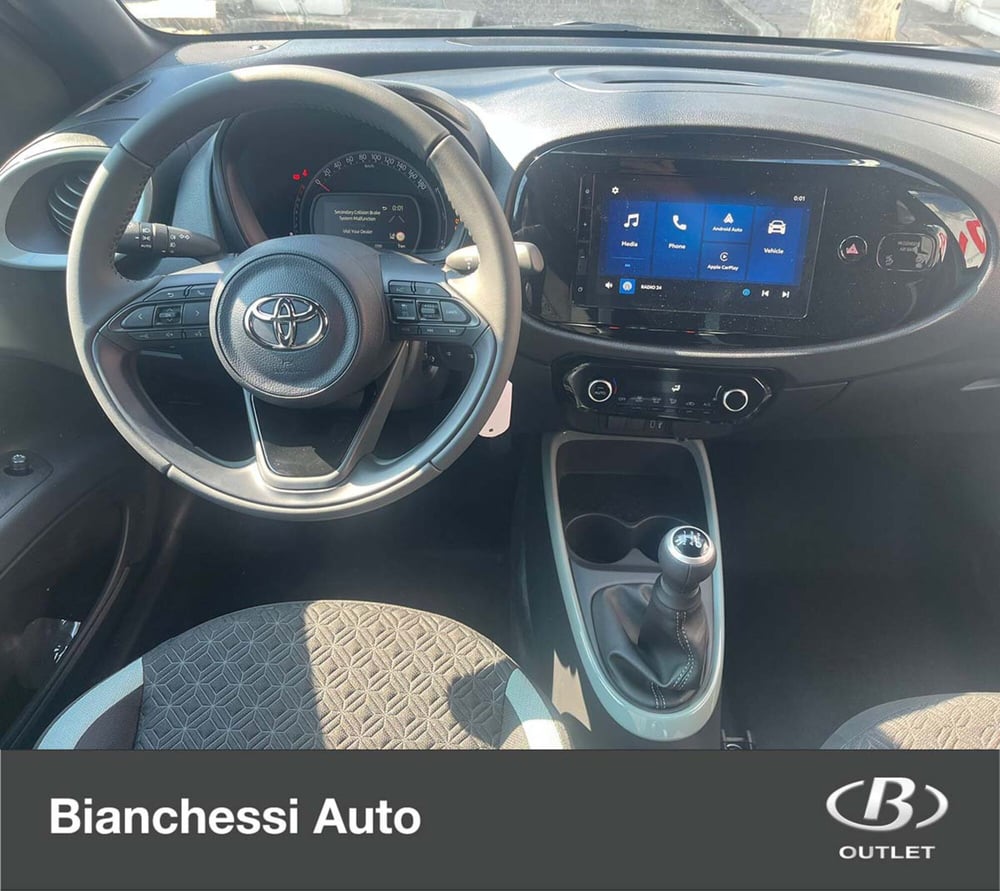 Toyota Aygo X nuova a Cremona (13)